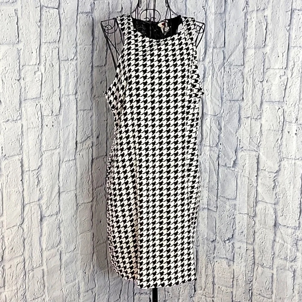 ONE‎ CLOTHING Black and White Houndstooth Dress Large